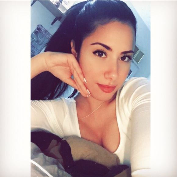 Meet your Posher, Sarah - Picture 1 of 1